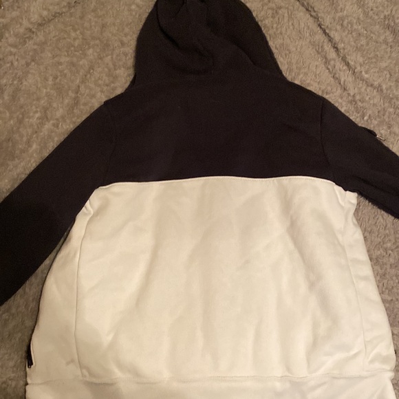 Hollister zip up, Size M, Like New - Picture 5 of 6